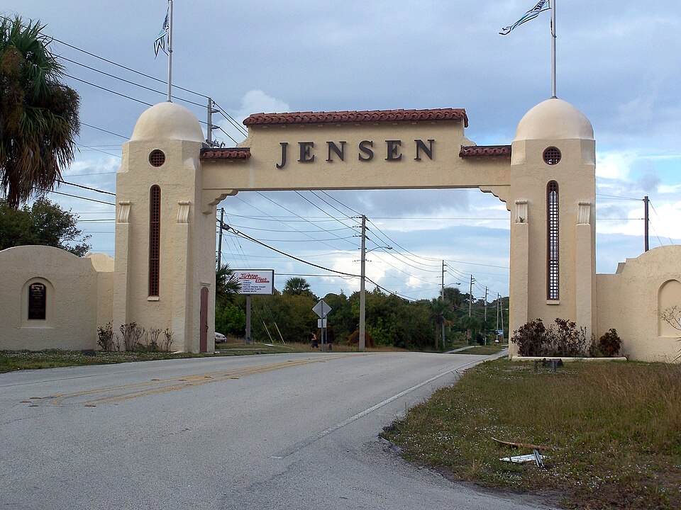 welcome arch for jensen beach moving company
